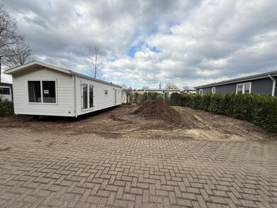 Loraine 10 x 4  op Vakantiepark Ackersate
