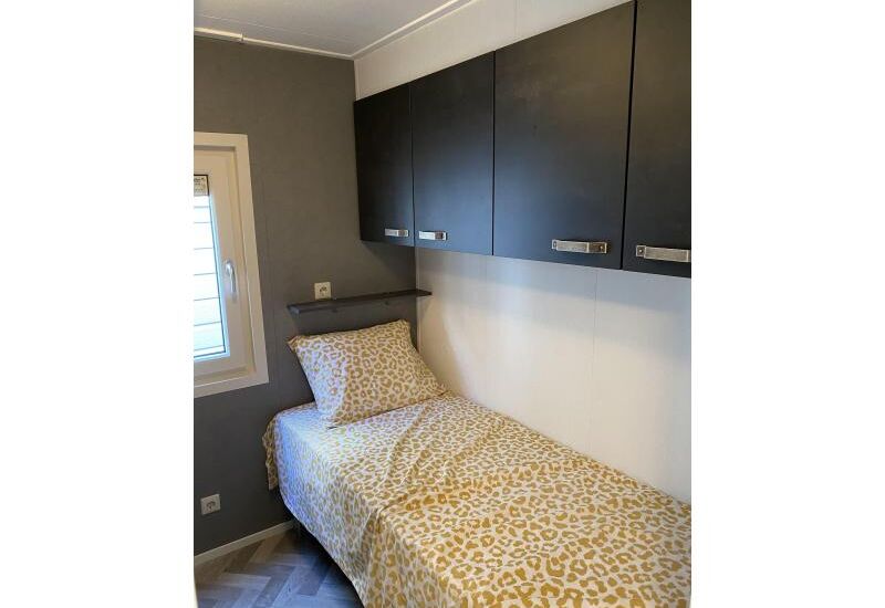 Sunhouse Limited  10 x 4