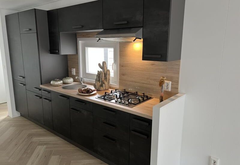 Sunhouse Limited  11 x 4