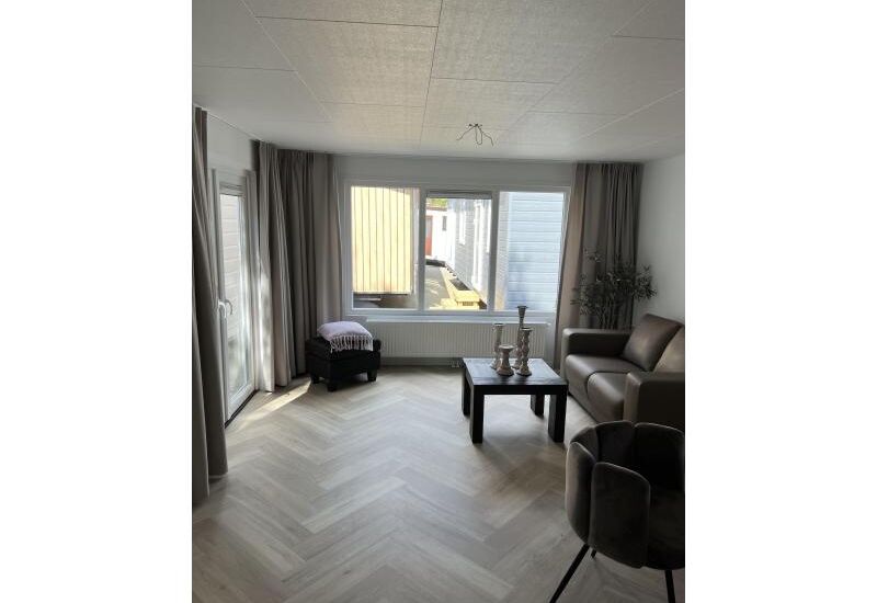 Sunhouse Limited  11 x 4