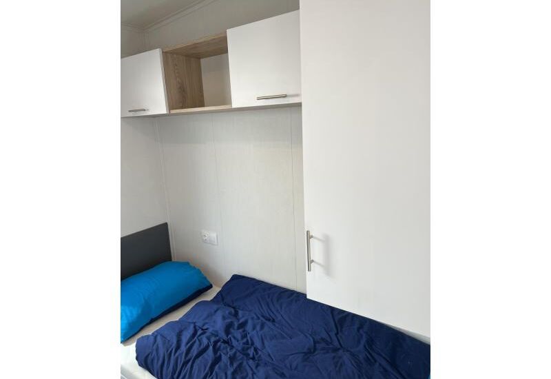 Victorino Lessenaar  10.50 x 4.10