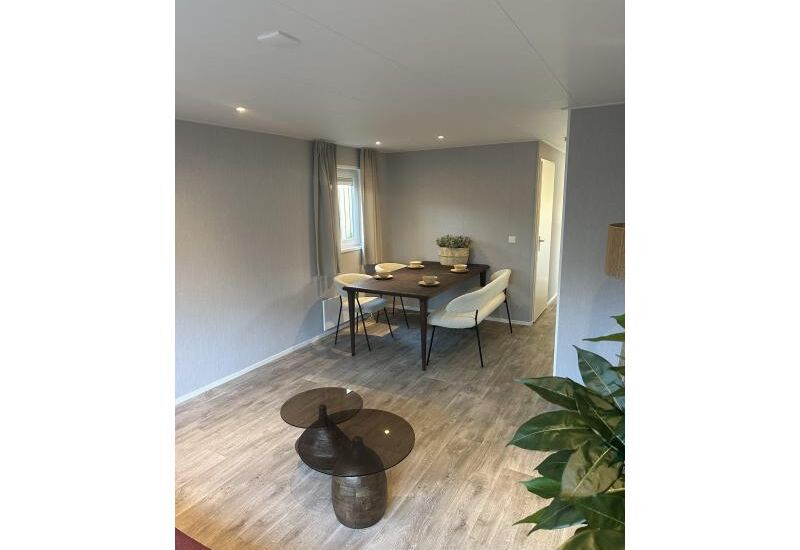 Sunhouse Limited  12 x 4.20 (mantelzorg)