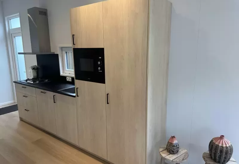 Apollo Lessenaar  12.10 x 4.30