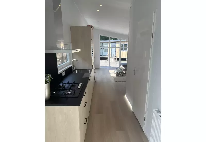 Apollo Lessenaar  12.10 x 4.30