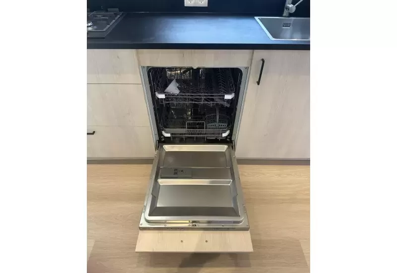 Apollo Lessenaar  12.10 x 4.30