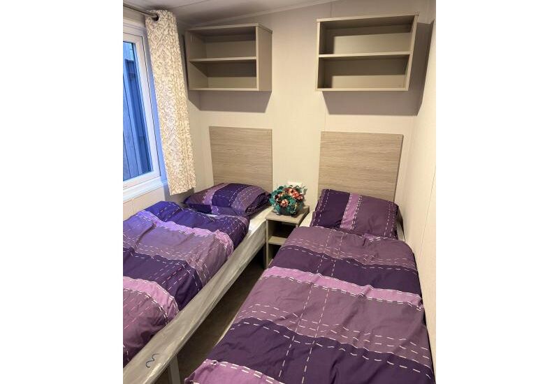 Shelvy Lessenaar  1000