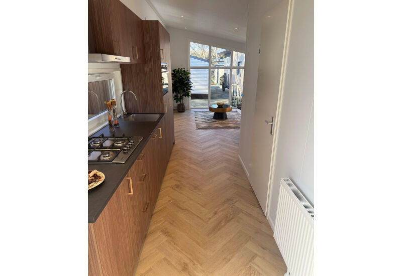 Apollo Lessenaar  12.10 x 4.30