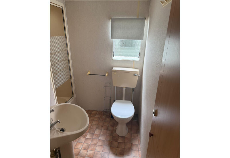 Atlas Moonstone  - Aparte toiletruimte