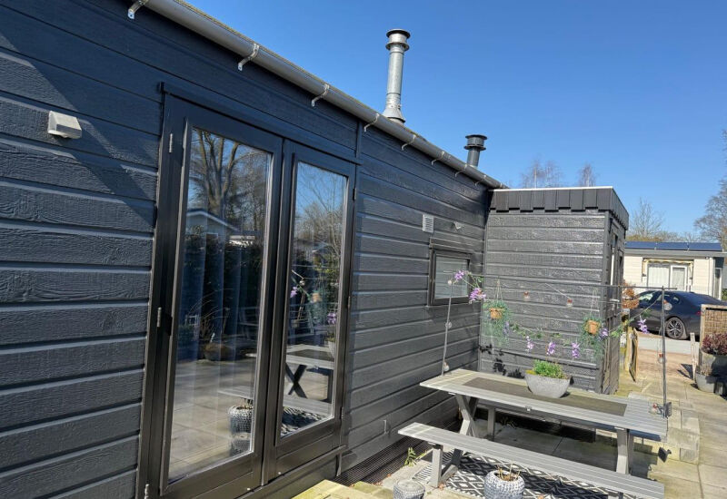 Saricar met aanbouw
